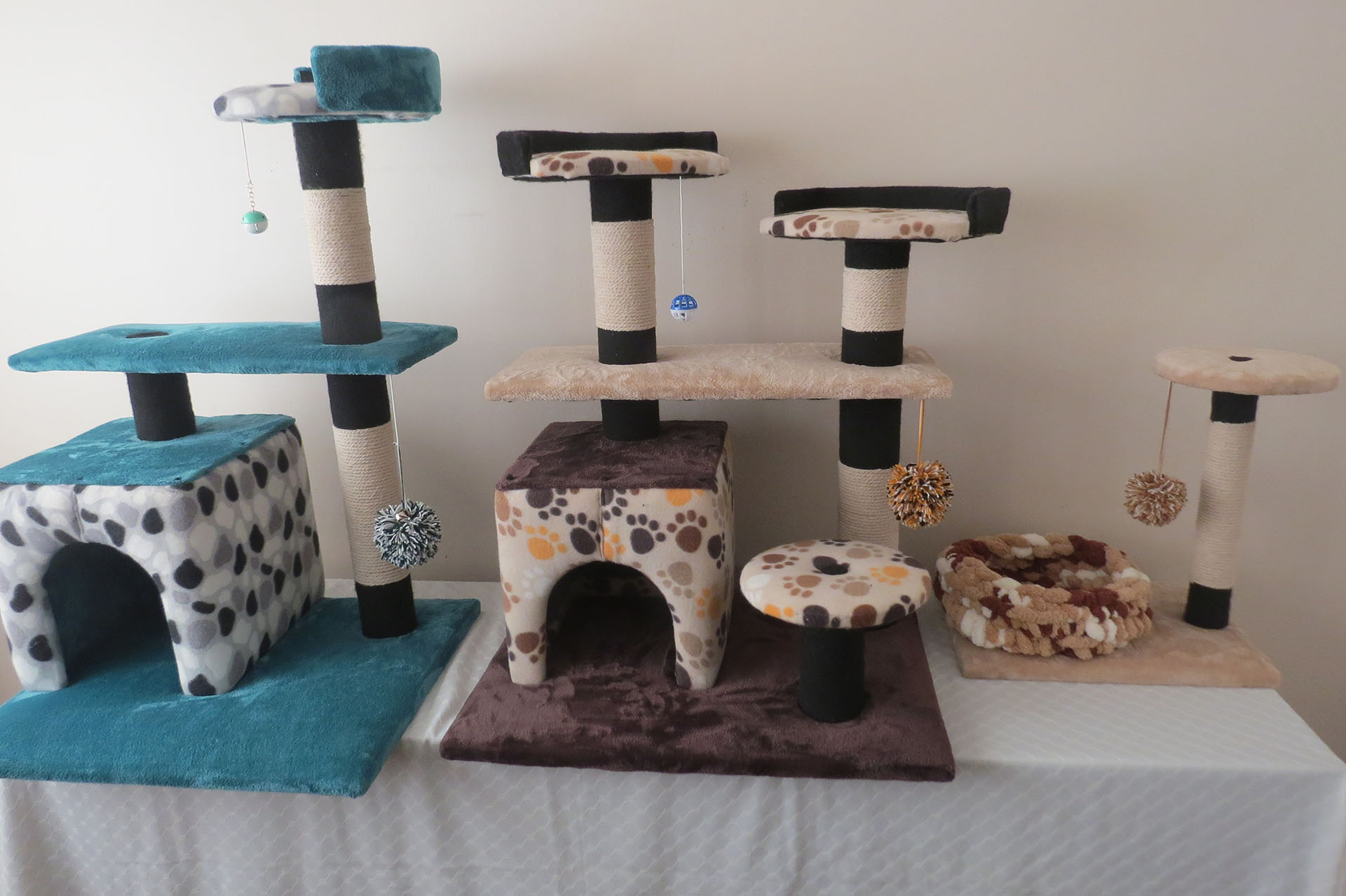 custom-made-cat-scratchers-posts4claws
