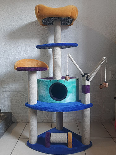 revamped-cat-scratcher-posts4claws